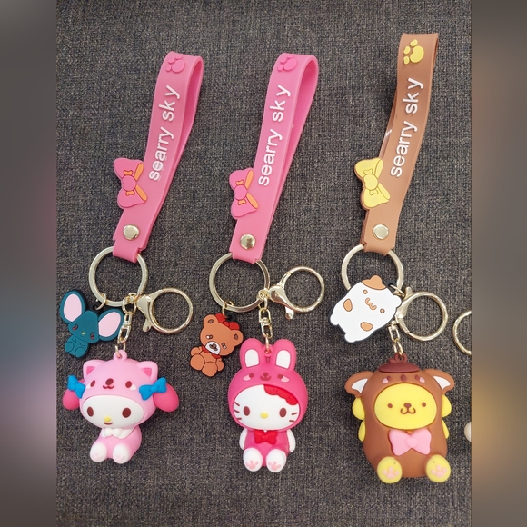 Sanrio style Hello Kitty Keychain set - Picture 4 of 5